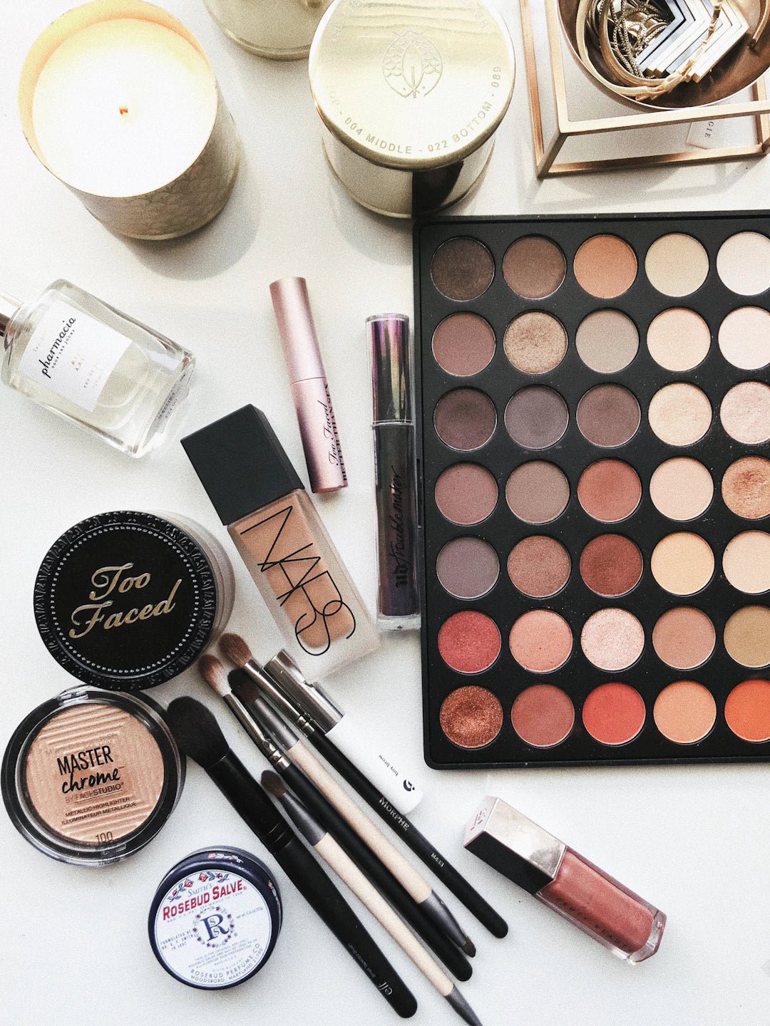 Erreurs courantes à éviter avec le fond de teint adaptable - Hailey Beauty