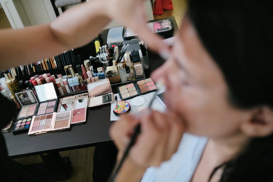 Évitez ces erreurs avec le fond de teint adaptable - Hailey Beauty