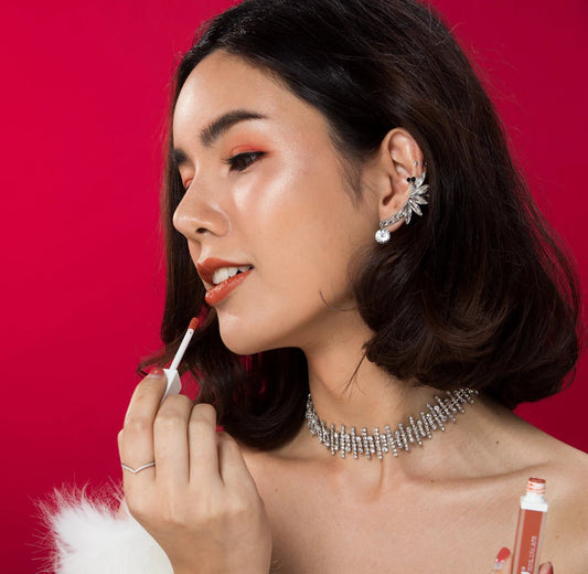 Fond de teint adaptable et maquillage minimaliste : le duo gagnant - Hailey Beauty