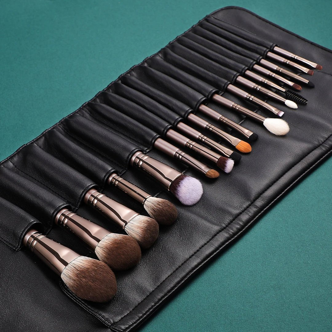 Optimisez votre fond de teint avec ces accessoires essentiels - Hailey Beauty